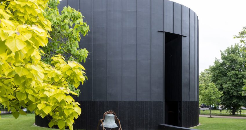 theaster-gates-reveals-black-chapel-serpentine-pavilion-–-adc