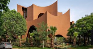 arches-are-scattered-throughout-the-design-of-this-sculptural-home