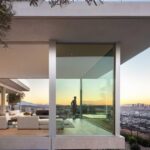 a-new-home-in-los-angeles-inspired-by-the-famous-mid-century-modern-stahl-house