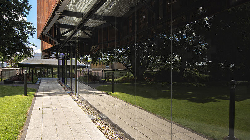 specifying-robust-glass-rainscreen-facades-for-public-spaces-–-adc