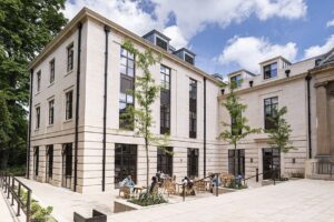 crittall’s-thermally-broken-t60-window-provides-a-21st-century-fenestration-solution-–-adc