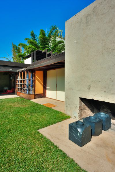 still-standing:-schindler-house-west-hollywood-–-adc