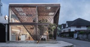 the-facade-of-this-cafe-holds-recycled-beer-bottles
