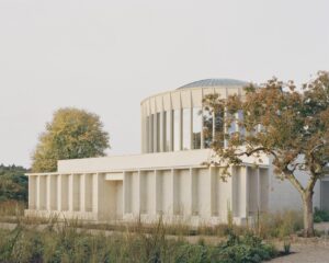 james-gorst-architects-has-completed-a-temple-complex-in-hampshire-–-adc