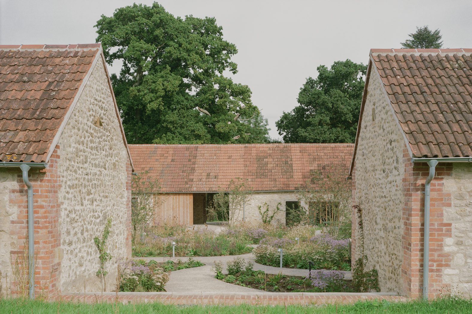 designing-for-access-with-elegance:-wraxall-yard-by-clementine-blakemore-architects-–-adc