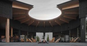 natural-and-blackened-wood-create-a-contrasting-design-for-this-restaurant-and-sauna