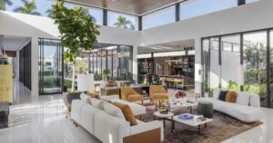 clerestory-windows-invite-the-light-into-this-modern-home-in-miami