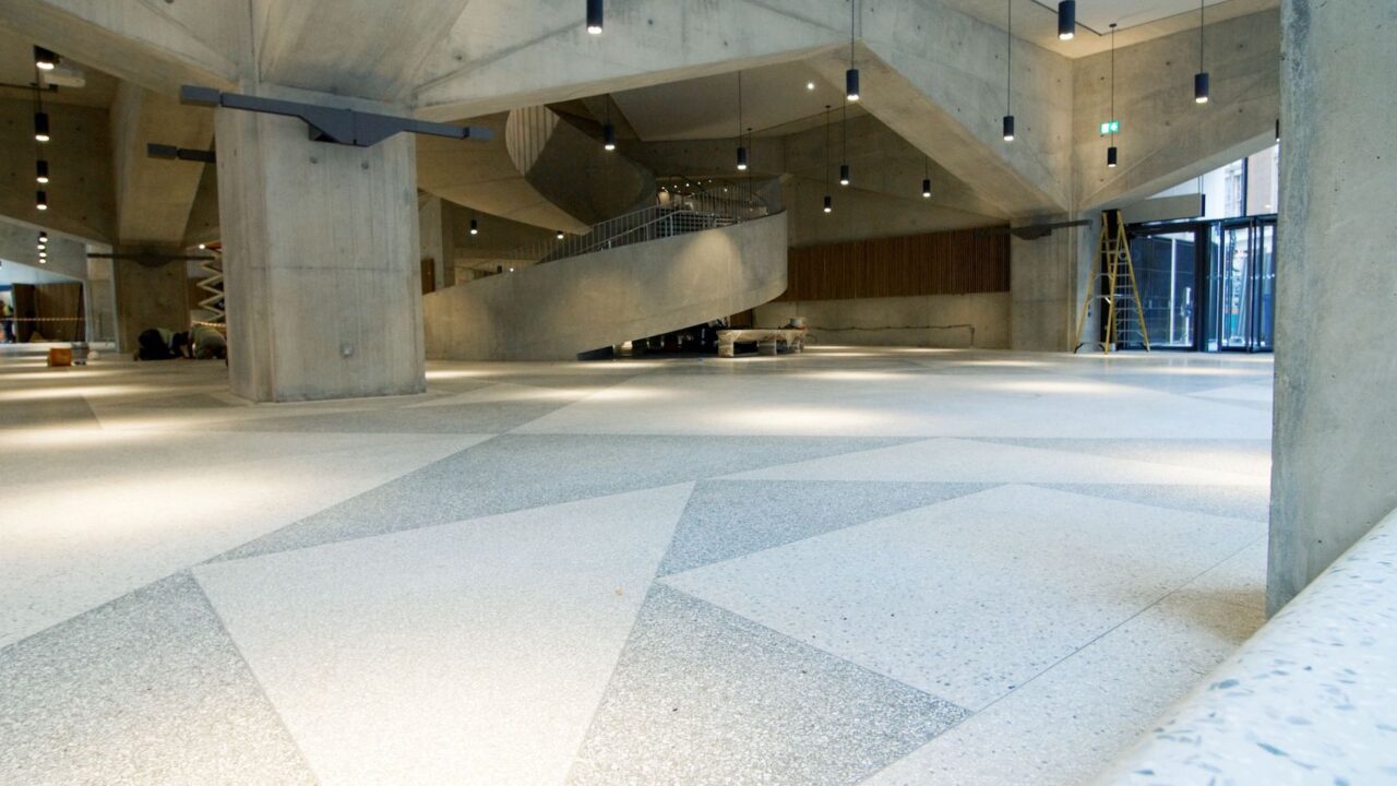 lazenby-terrazzo-brings-continuous-design-aesthetic-to-the-lse’s-marshall-building-–-adc