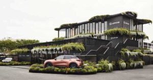 one-thousand-plants-cover-the-exterior-of-the-'landmark-by-lexus'-pavilion