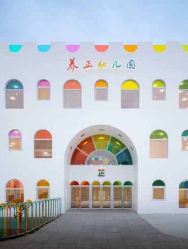 this-kindergarten-design-features-vibrant-colored-glass-inside-and-out