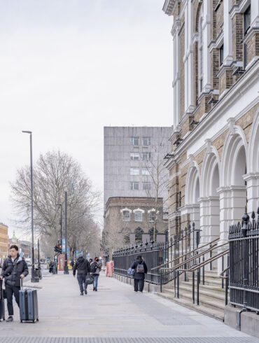 tower-hamlets-town-hall-–-adc