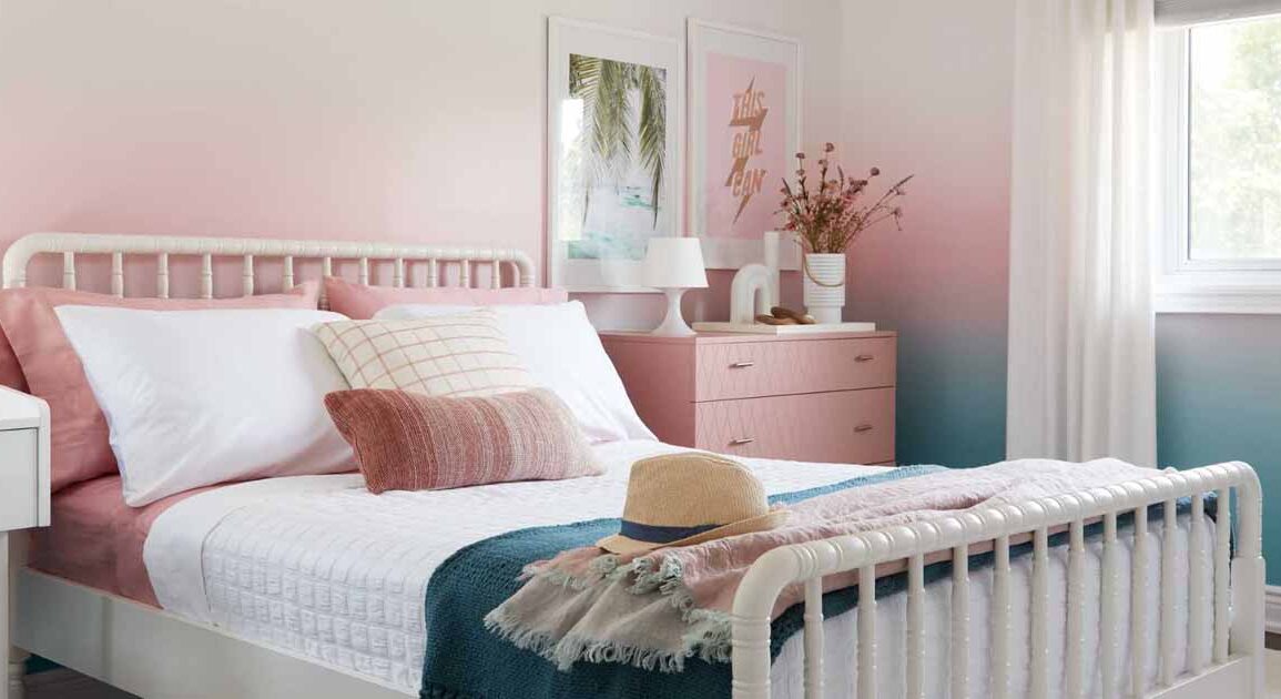 ombre-wallpaper-was-a-creative-design-choice-for-this-bedroom