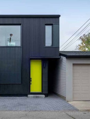 a-small-laneway-house-designed-for-a-narrow-property-in-toronto