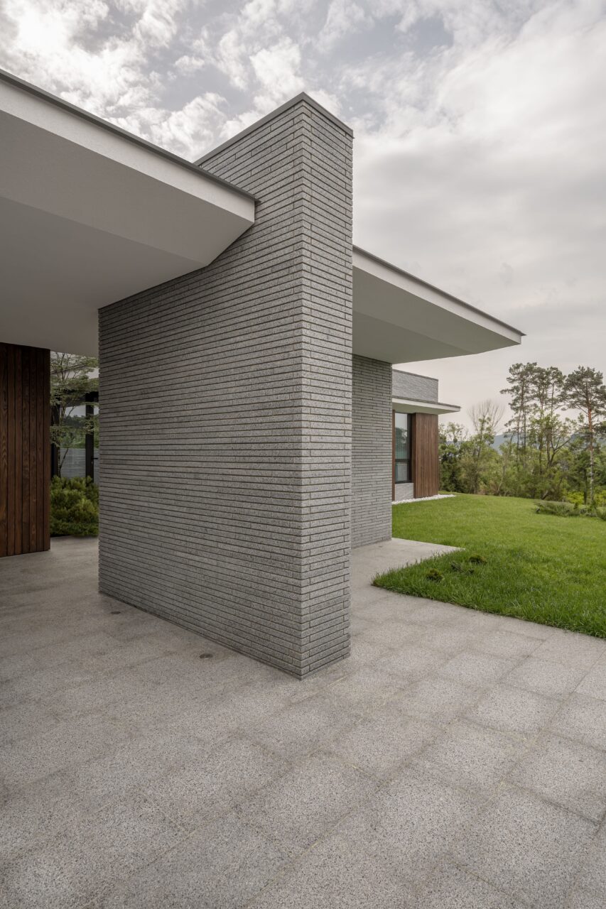Poli House