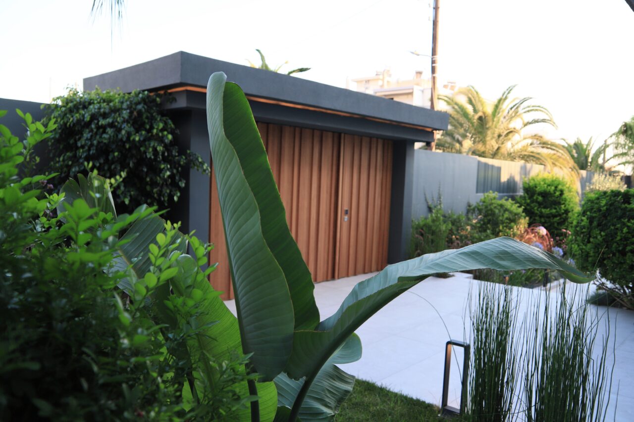 Α TROPICAL GARDEN