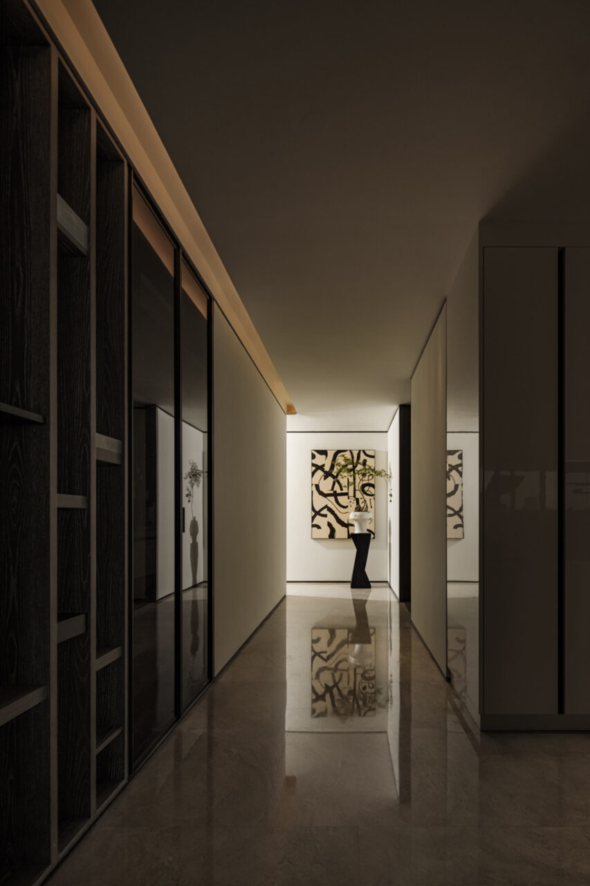 WUHAN CR OASIS LAKE CENTER 275 MODEL ROOM