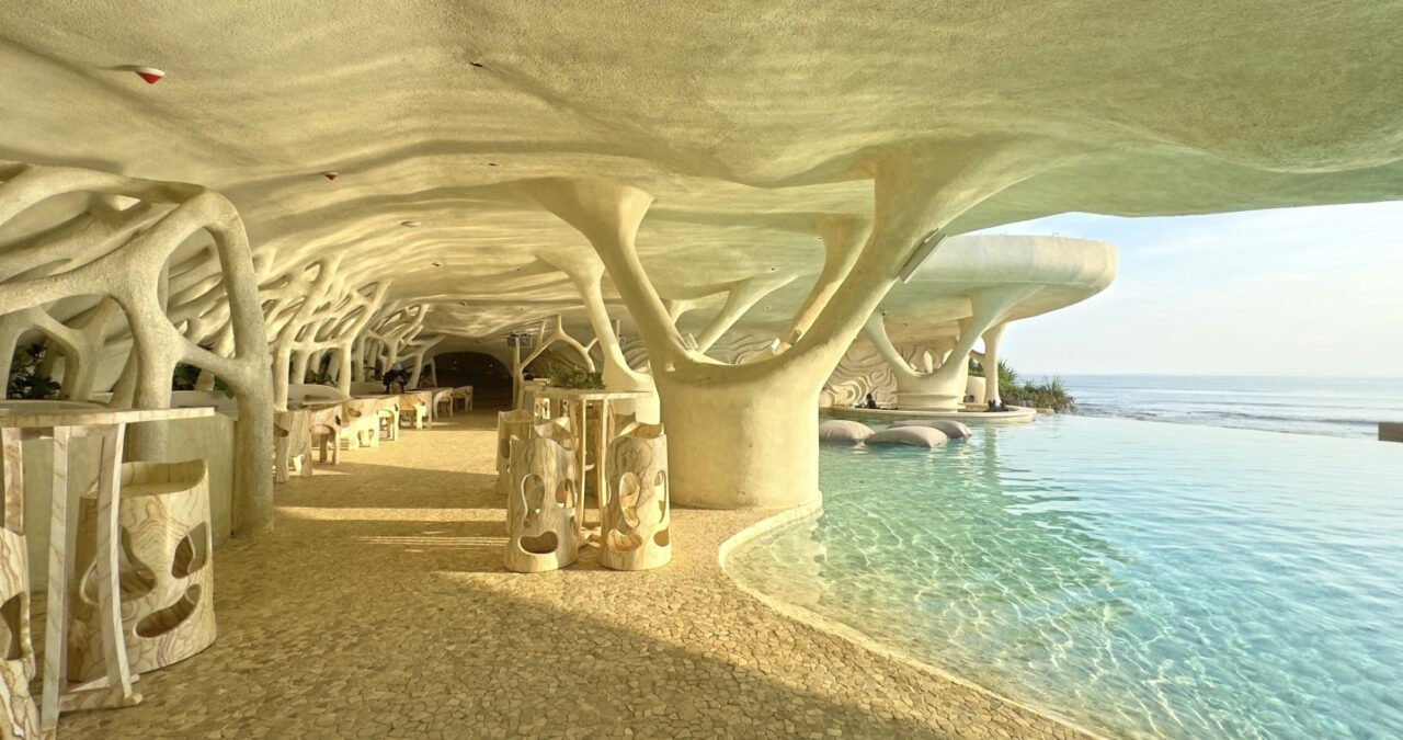 Luna Beach Club