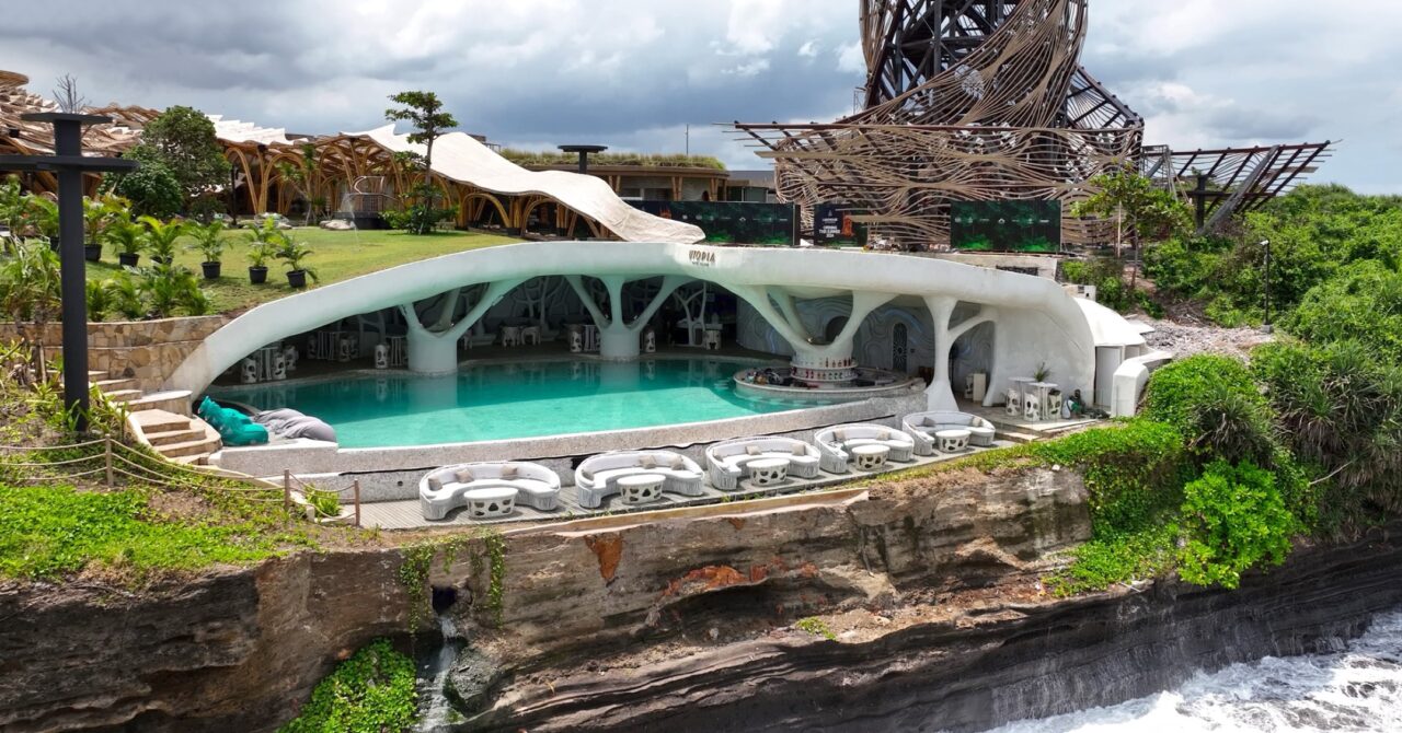 Luna Beach Club