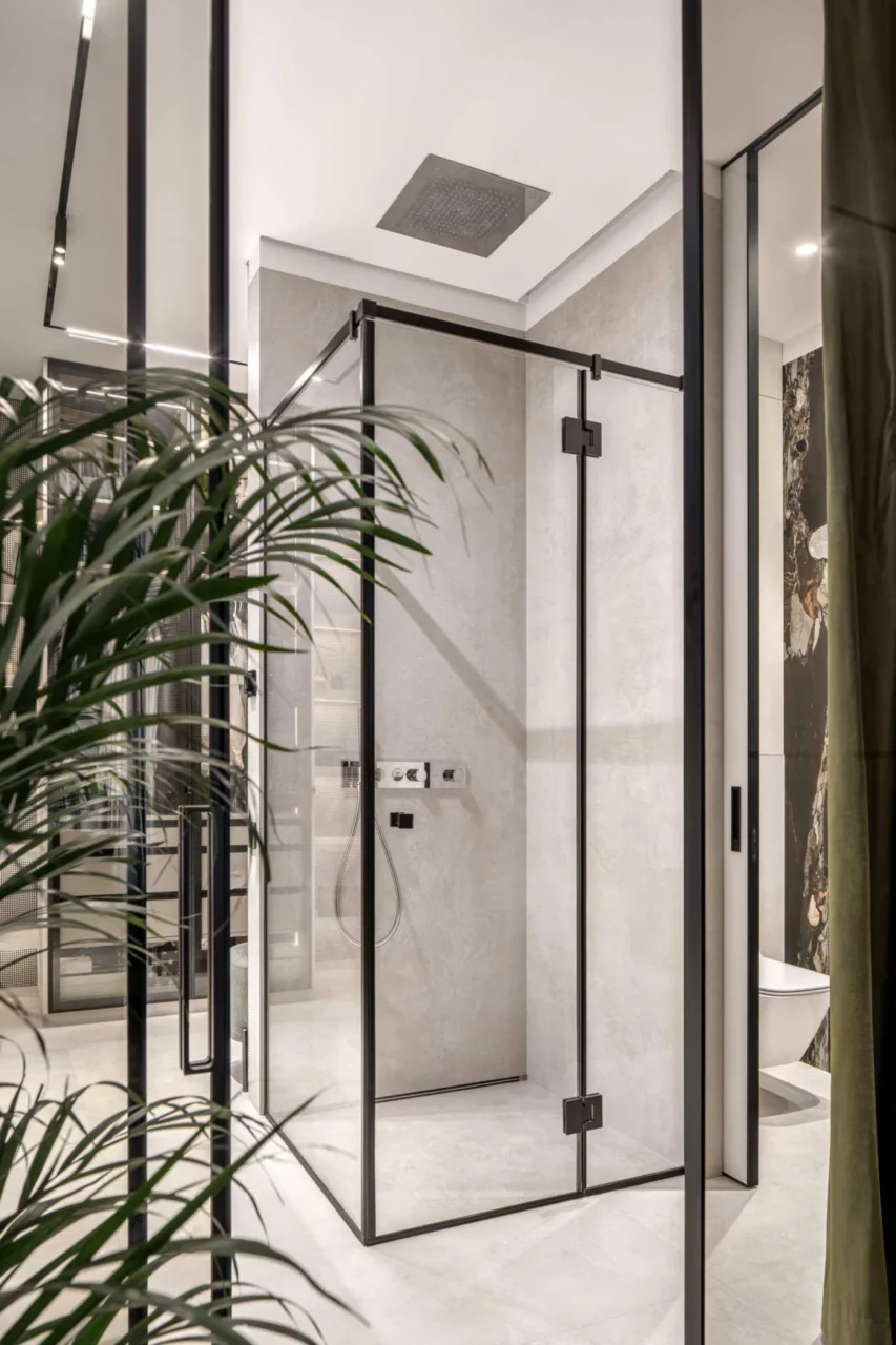 Shower in the ensuite bathroom