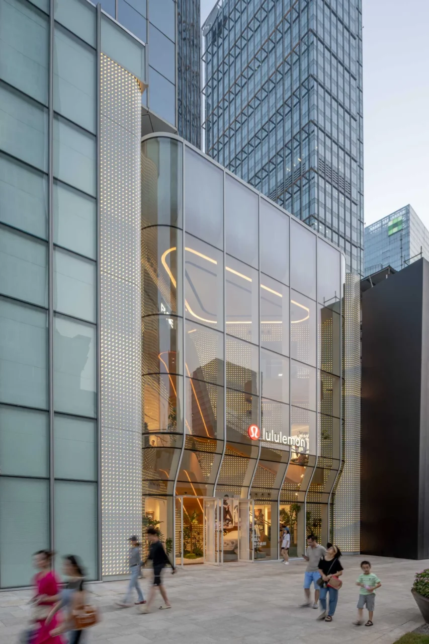 Curved glass facade of the Shanghai flagship store