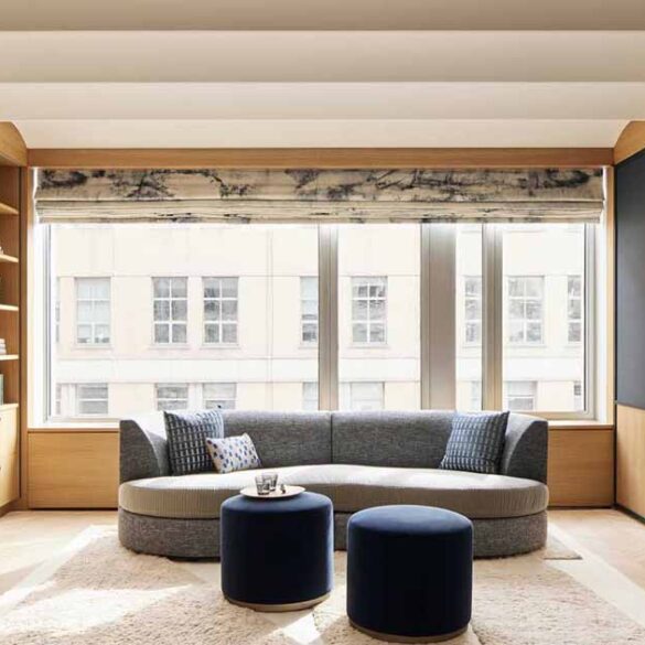 scalloped-ceilings-are-the-elegance-overhead-in-this-new-york-apartment