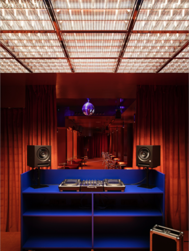 gilda-haus-madrid:-a-cinematic-escape-into-1950s-glamour-–-adc
