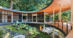 a-circular-off-grid-home-in-costa-rica