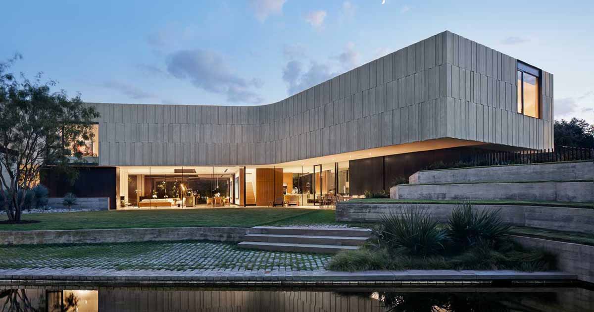 a-modern-home-that-makes-space-for-an-art-gallery
