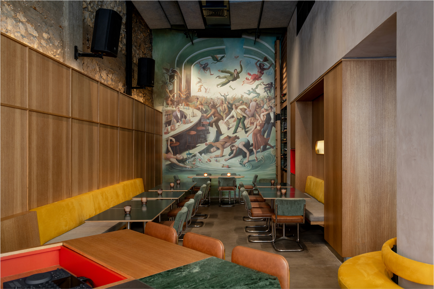 father-&-bun-—-beirut’s-boldest-new-diner-is-a-cinematic-ode-to-american-decadence-–-adc
