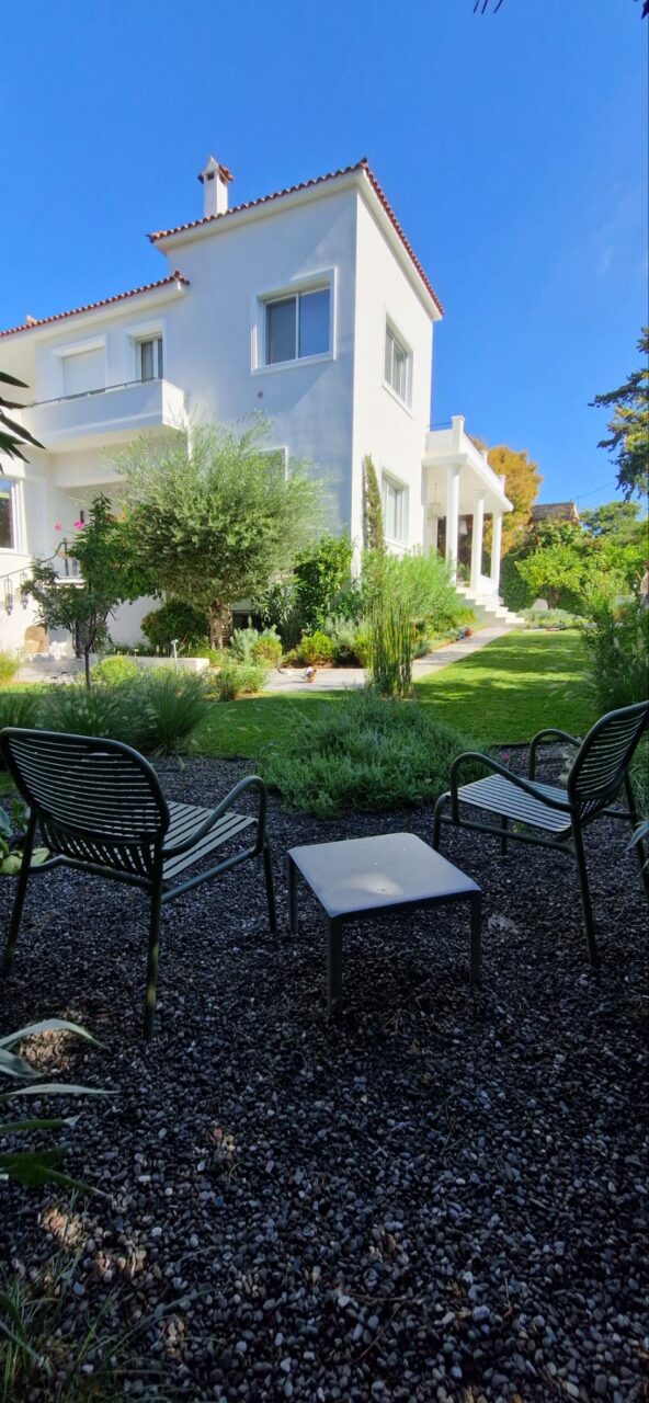 A MODERN STATELY GARDEN