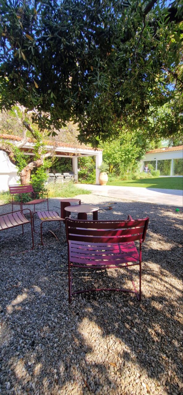 A MODERN STATELY GARDEN