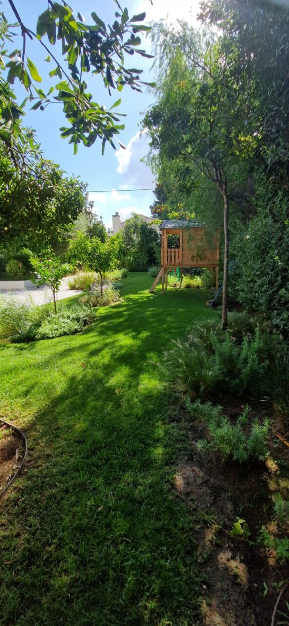 A MODERN STATELY GARDEN