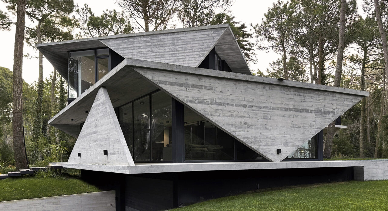 ORIGAMI HOUSE