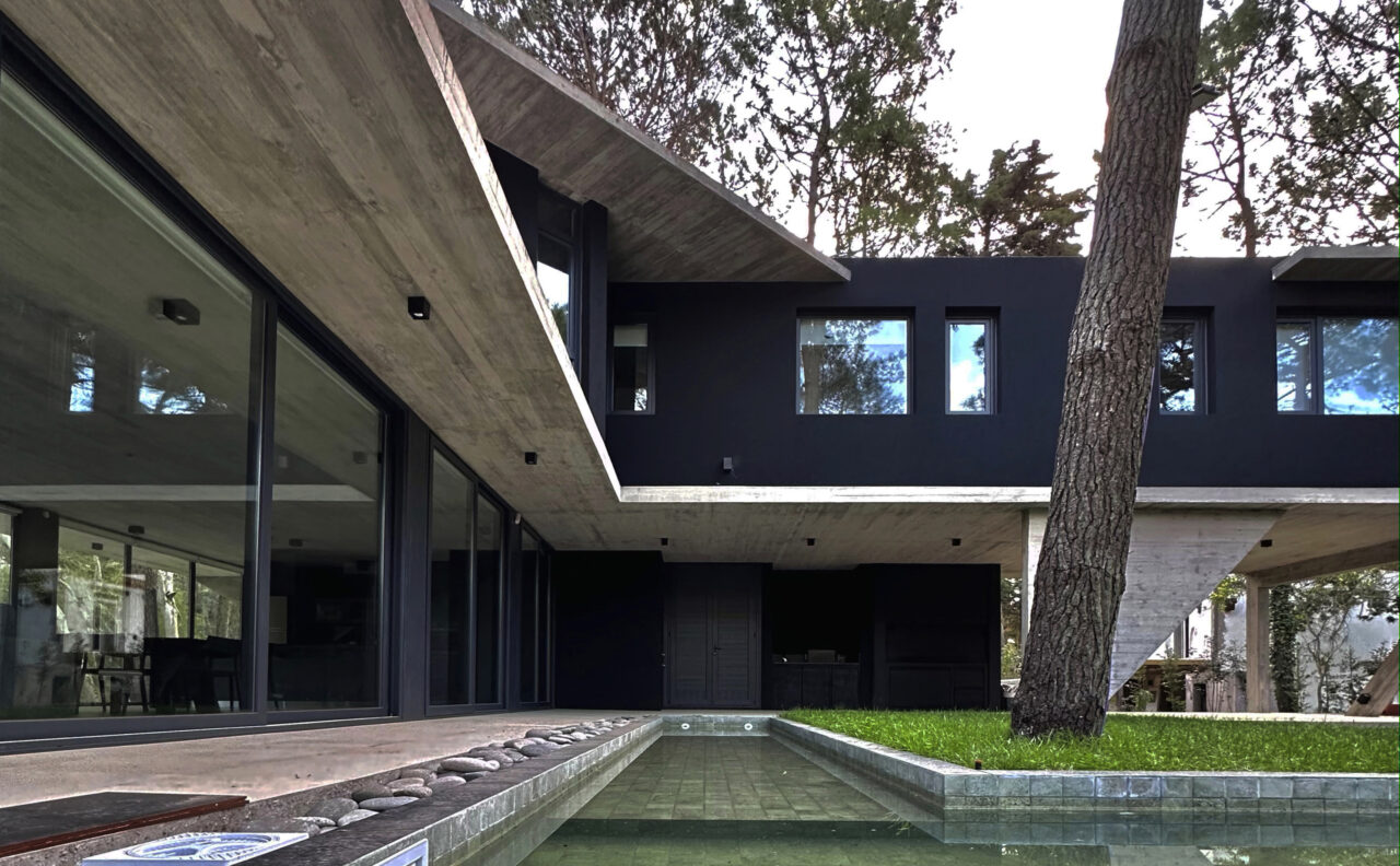 ORIGAMI HOUSE