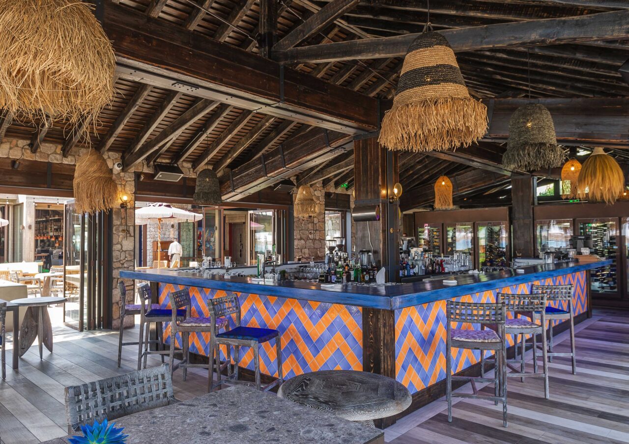 ''Columbia Sun'' Beach Restaurant