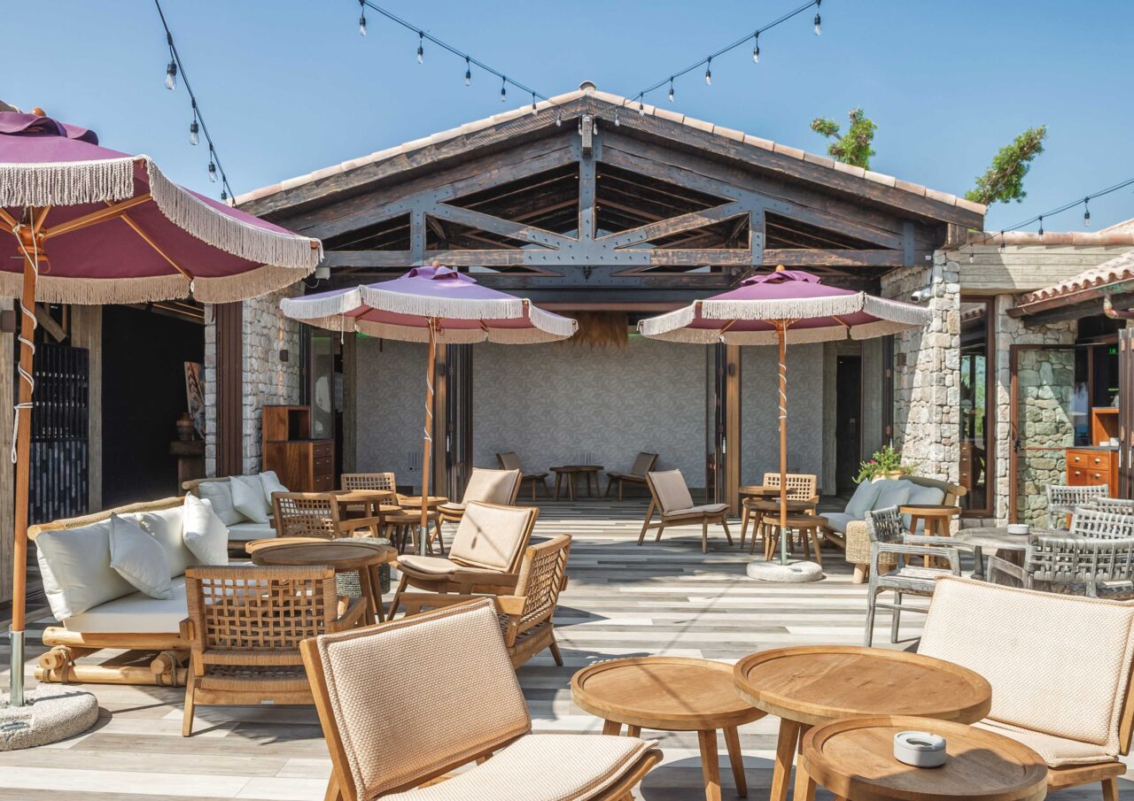 ''Columbia Sun'' Beach Restaurant