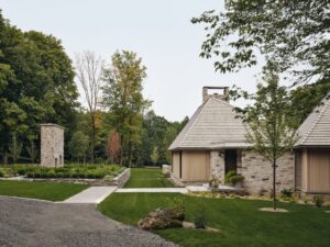 brom-residence-by-atelier-carle:-a-sculptural-refuge-in-the-laurentians-–-adc