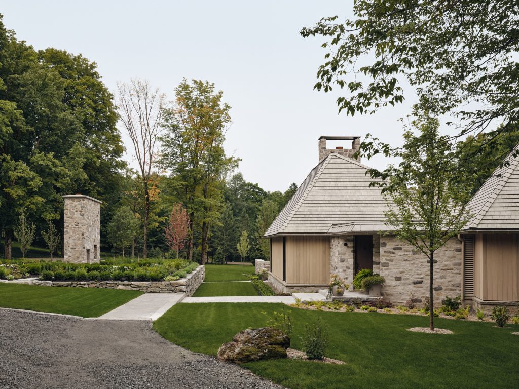 brom-residence-by-atelier-carle:-a-sculptural-refuge-in-the-laurentians-–-adc