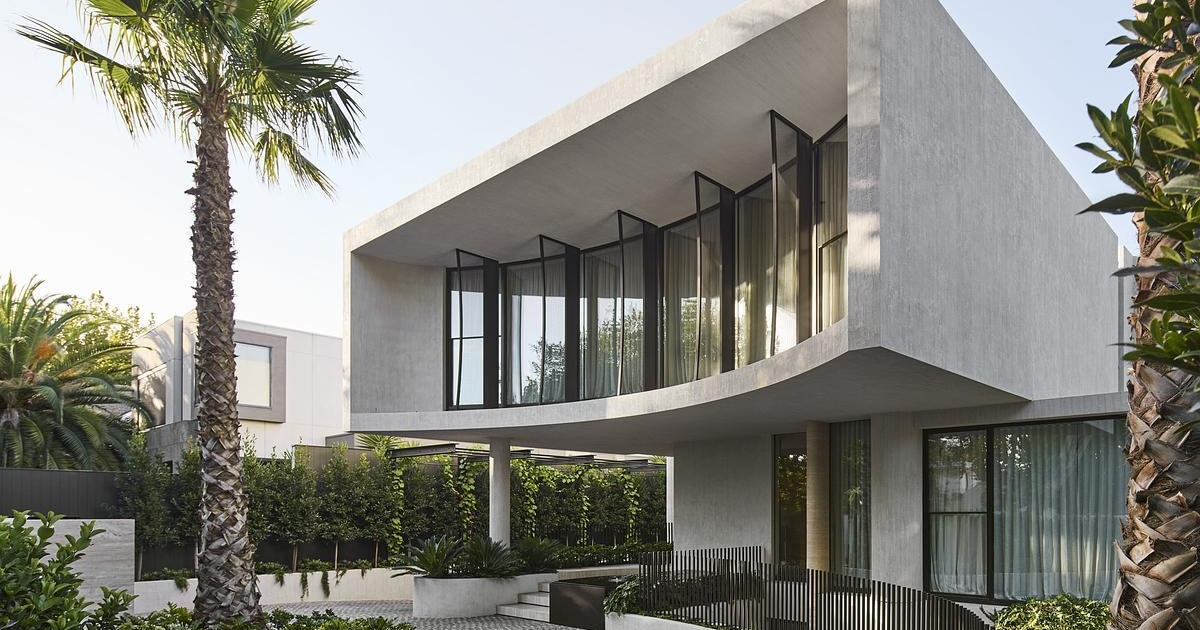 this-sculptural-home-turns-minimalism-into-a-statement
