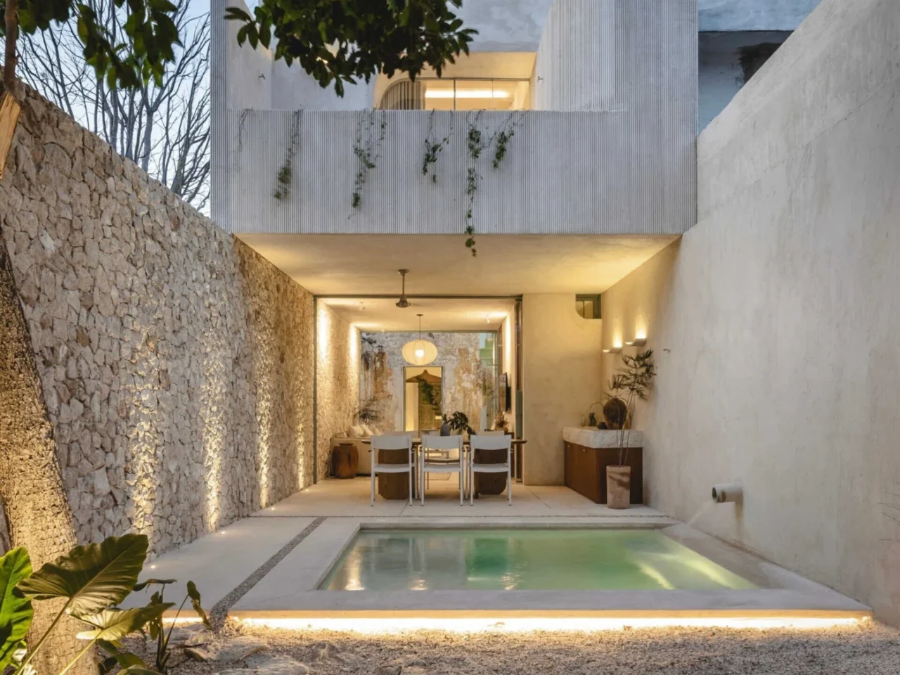 Vistalcielo, a renovated vacation home with a pool in the historic center of Merida, Mexico