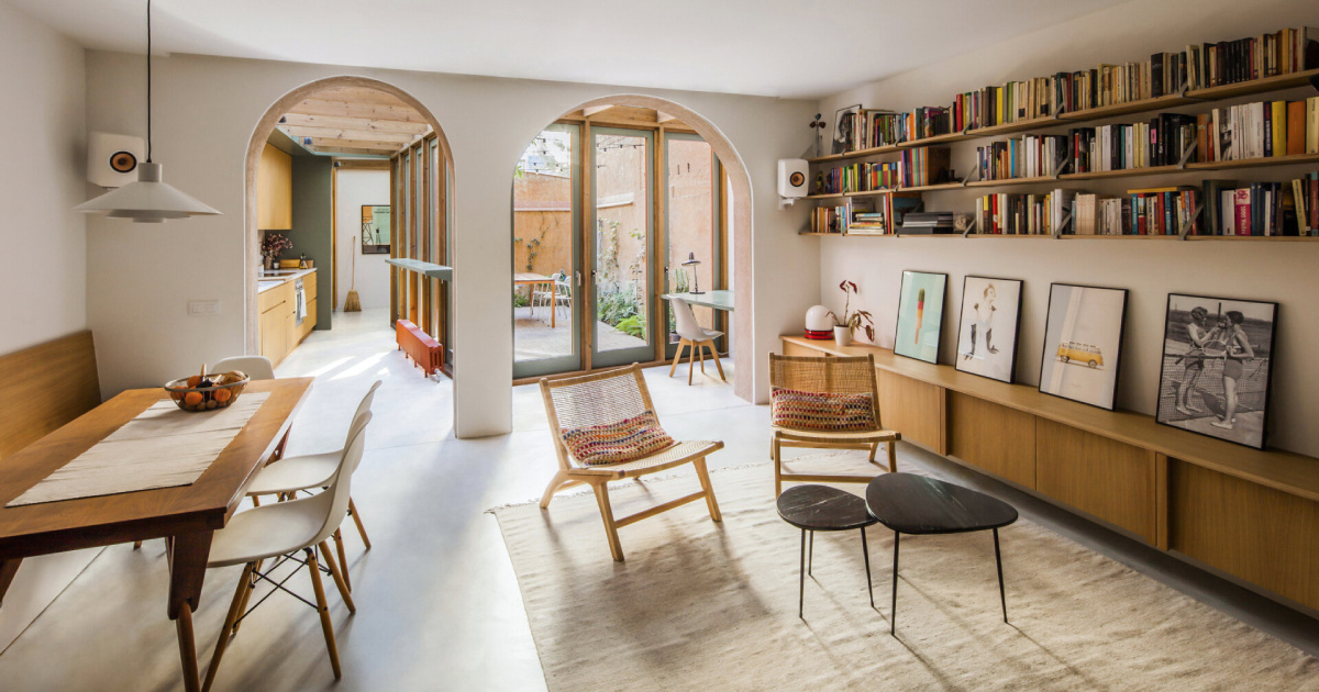 a-sunlit-kitchen-addition-that-blurs-indoors-and-outdoors