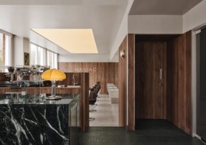 maniac-barbier-&-cafe,-montreal:-where-coffee-meets-grooming-with-flair-–-adc