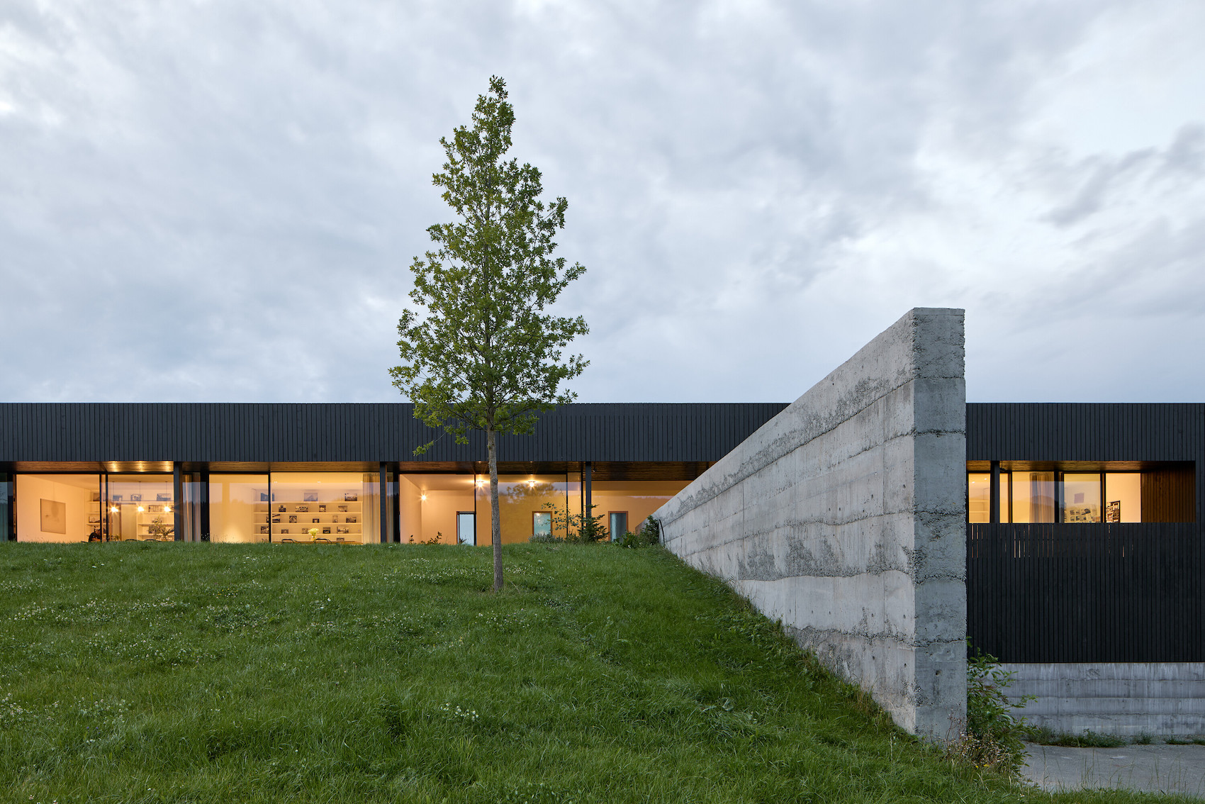 janosik-headquarters-and-showroom-–-adc