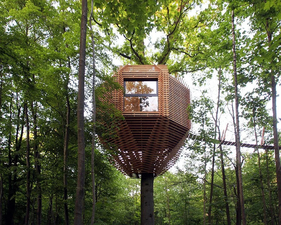 would-you-stay-here?-the-french-treehouse-with-a-rooftop-terrace-hidden-in-the-woods