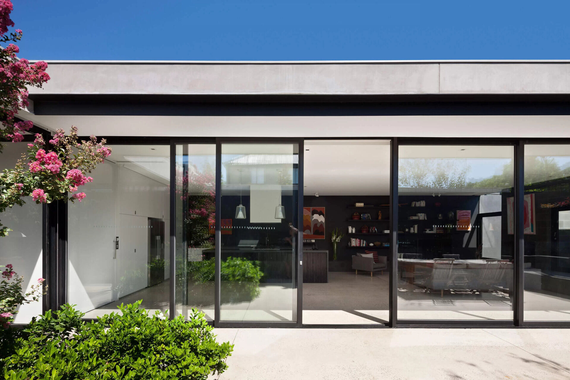 the-australian-home-that-turns-every-room-into-a-garden-view