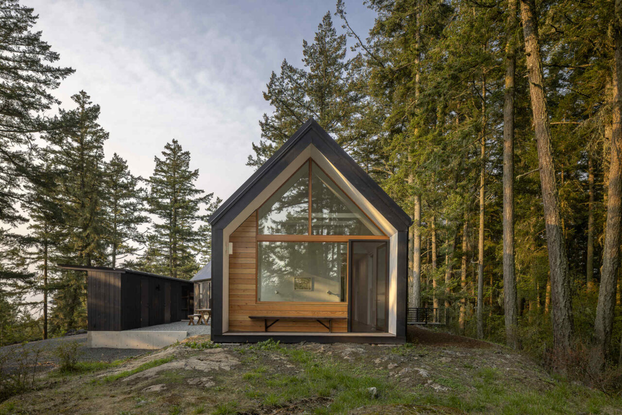 this-simple-island-home-looks-modest-until-you-step-inside
