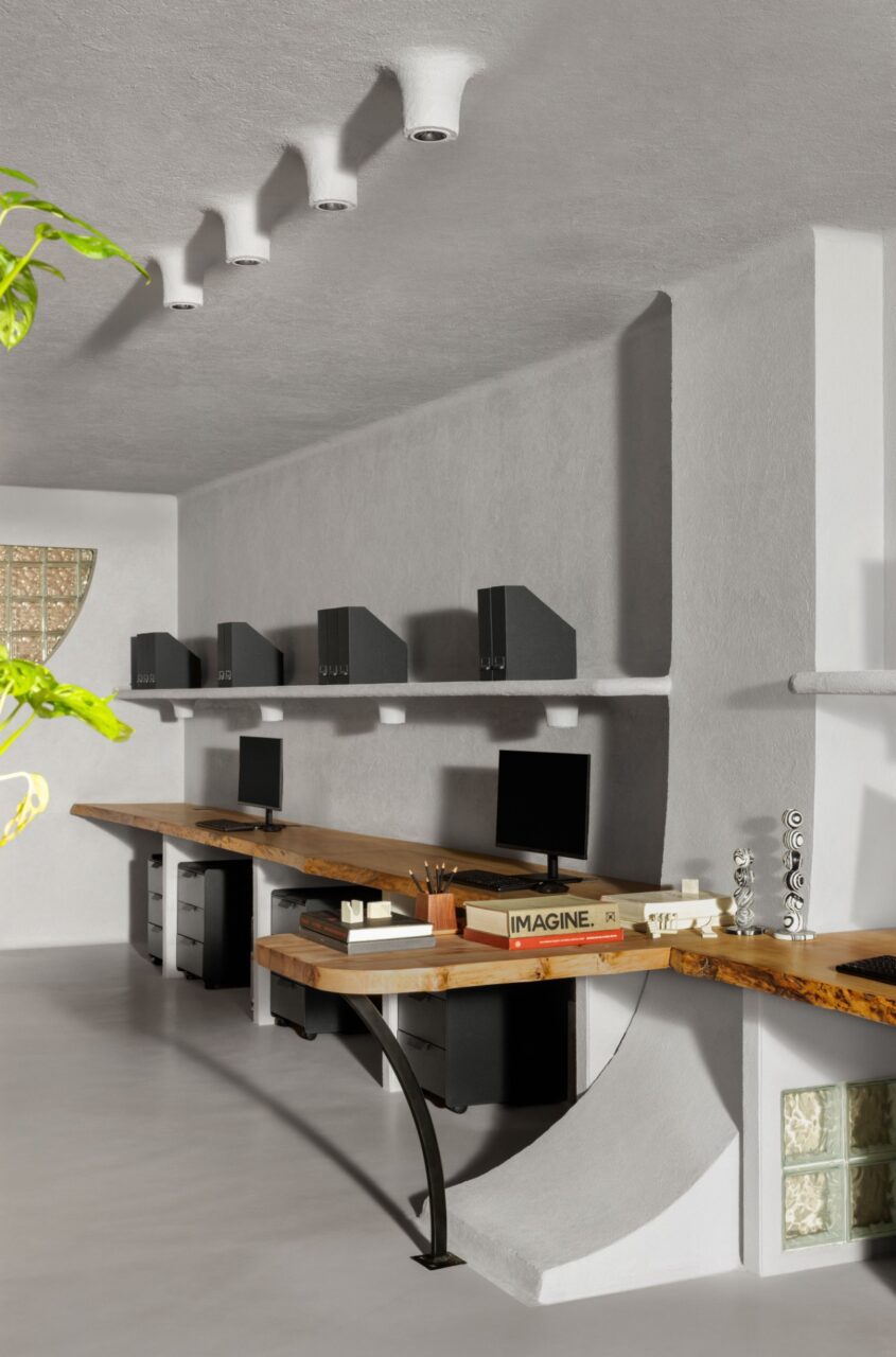 Seamless Realty Office