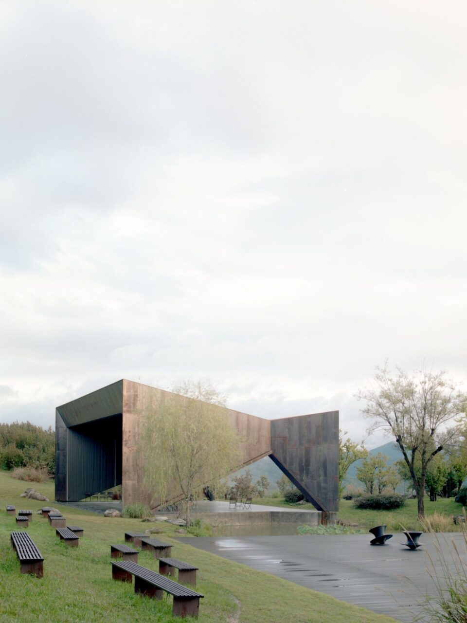 sayuwon park performers pavilion